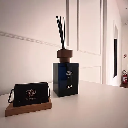 לינה וארוחת בוקר The Silk 4*