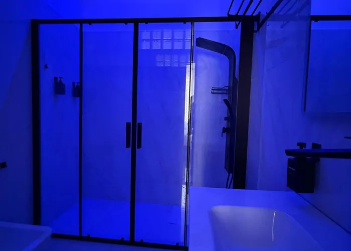 לינה וארוחת בוקר The Silk 4*